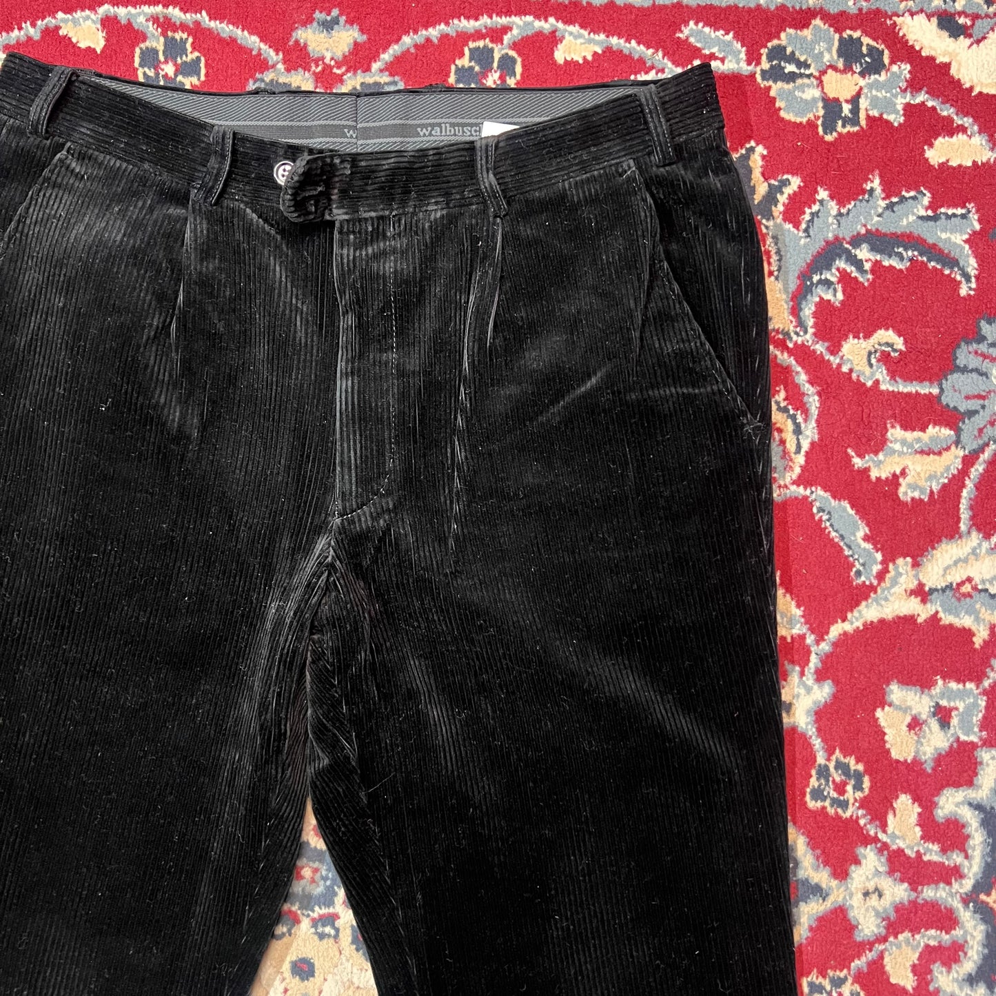 Pantaloni neri a coste 52