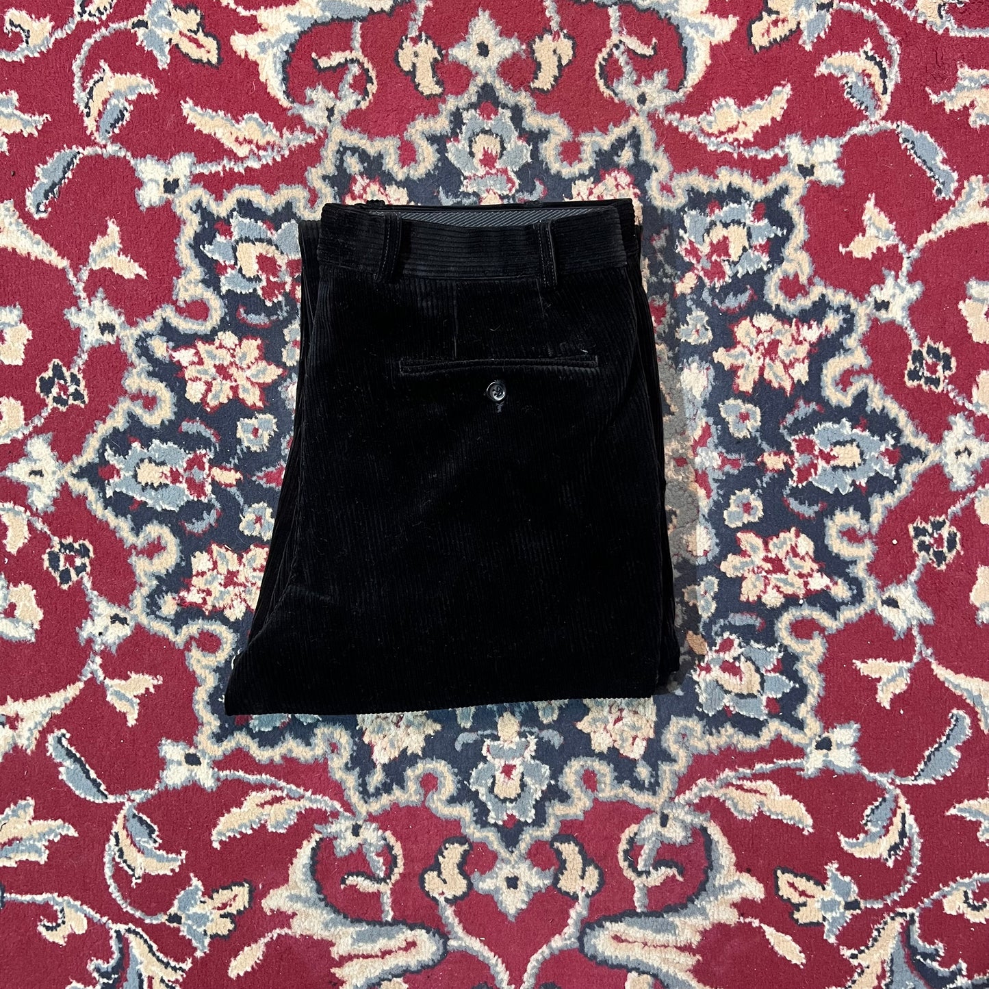 Pantaloni neri a coste 52